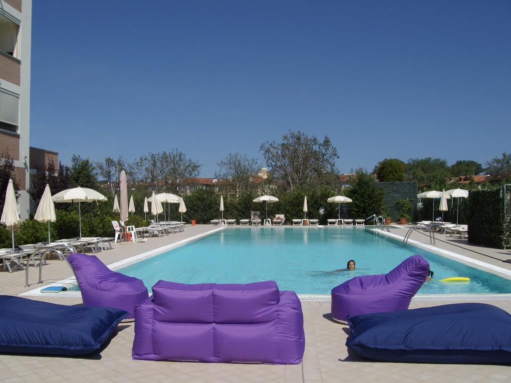 Residence Cleo Llido Degli Estensi Bagian luar foto
