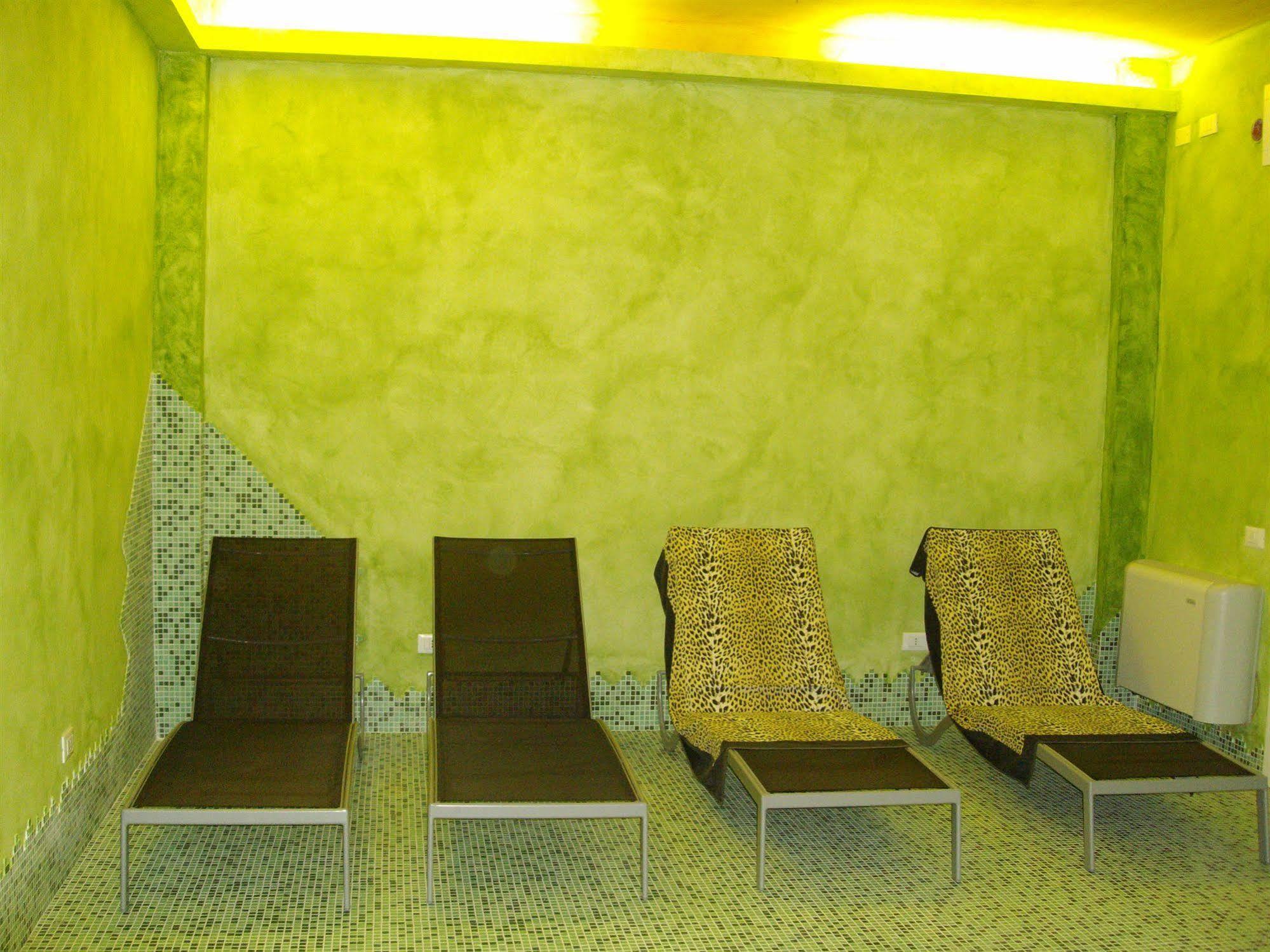 Residence Cleo Llido Degli Estensi Bagian luar foto